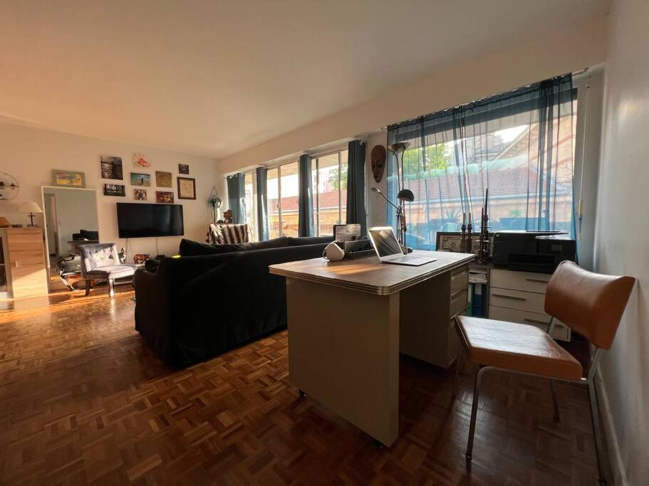 Grand Appartement Avec Balcon Et Parking Gratuit Sur Place 파리 외부 사진