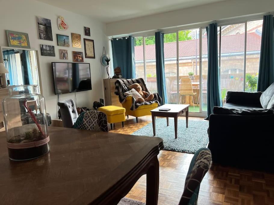 Grand Appartement Avec Balcon Et Parking Gratuit Sur Place 파리 외부 사진